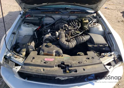 2006 Ford Mustang z USA, uszkodzony, nr VIN 1ZVHT80N765122223